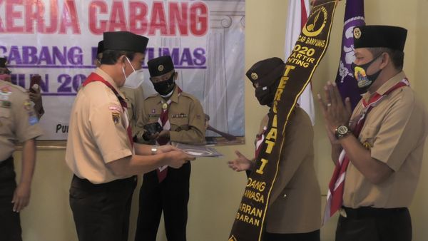 BmsMedsos's tweet photo. Humas Pemkab Banyumas

Kwaran Cilongok Tergiat di Kwarcab Banyumas
BANYUMAS – Gerakan Pramuka Kwartir Ranting (Kwarran) Cilongok menyapu bersih penghargaan pramuka tergiat, untuk lima bidang yang dilombakan dengan meraih tergiat pertama 2 bidang tergiat kedua 2 bidang dan tergiat https://t.co/WPXoSvQkzm