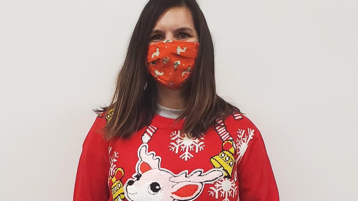 MrsSellLP's tweet image. Ugly Christmas Sweater!  Have an awesome break LP! @LPCavaliers @LPHSrenaissance  #LPVirtualHoliday