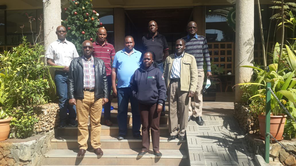 KeForestService's tweet photo. KFS Ag. Senior Deputy CCF Mr. Patrick Kariuki joined a team of highly trained &amp; skilled officers led by the Forest Investment Facility (FIF) Manager Jane Ndeti, who are in Nakuru preparing farm forestry enterprise investment projects for farmers &amp; farmer groups in Kericho County. https://t.co/tQOIJPUimz