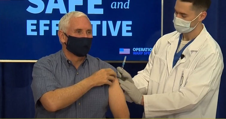 مايك بنس يتلقى لقاح كورونا ويؤكد سنوزع ملايين اللقاحات على الأمريكيين كورونا