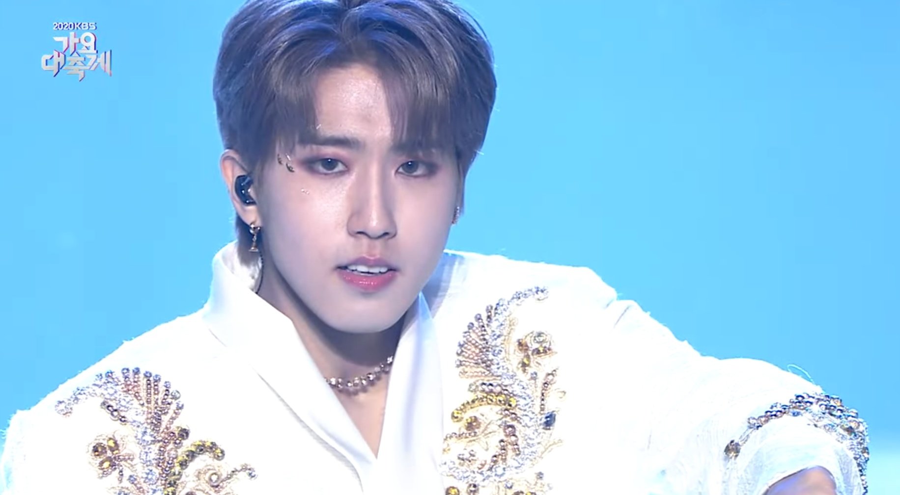 The Seoul Story On Twitter 2020 Kbs Gayo Daechukje Special Stage Stray Kids Performing Bts Dionysus Https T Co Cnmnimsbpl 2020kbssongfestival 2020kbs가요대축제 Https T Co Phh80bv0bh