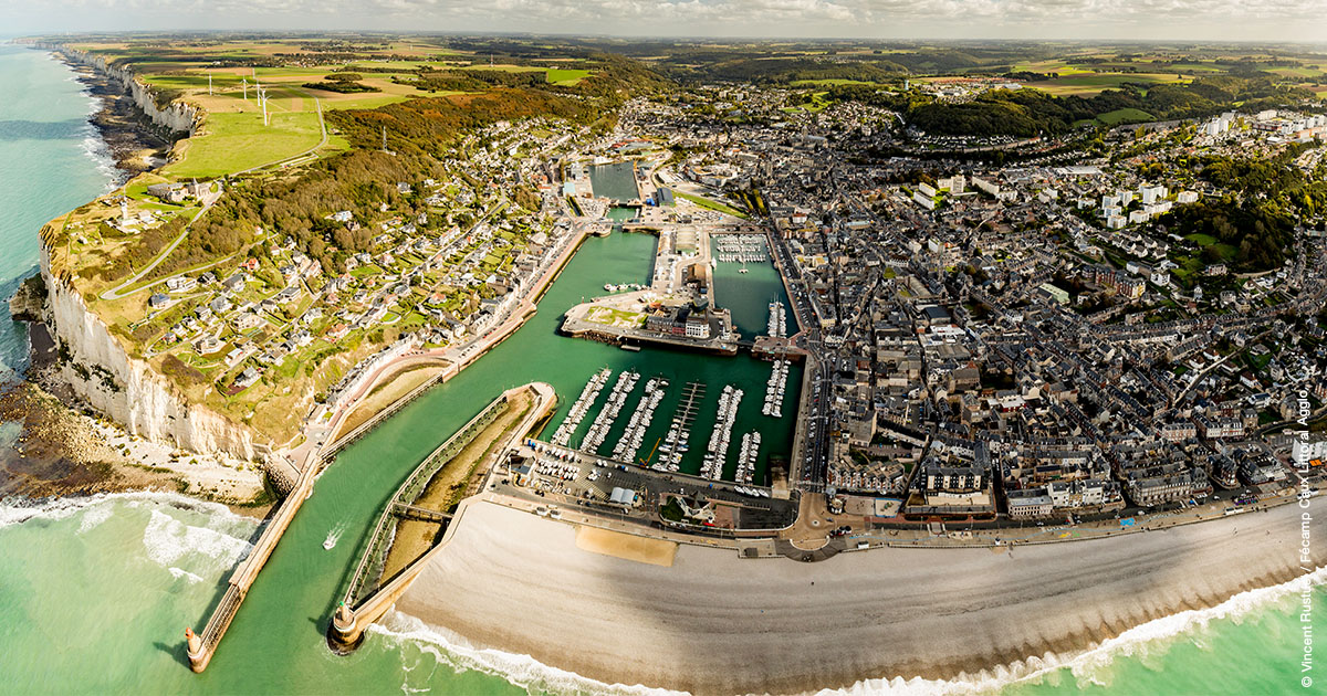 It's not totally clear where von Luck's forces are meant to be, but lets face it – any destroyer commander who waits in this harbour knowing that German guns have him in plain site is quite, quite mad. Agglomeration Fécamp Caux Littoral