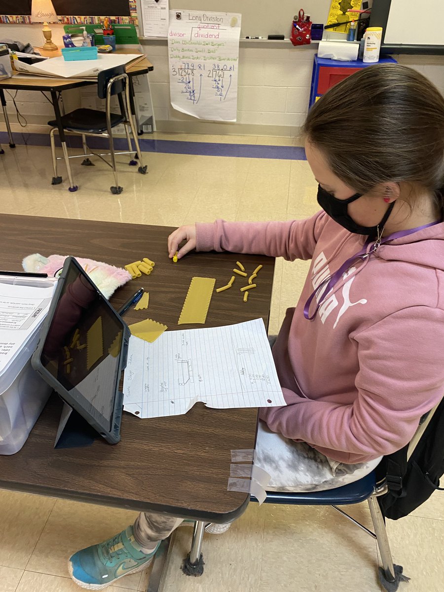 Santa’s engineers hard at work purchasing materials to make sleighs!! @RES_halexander <a href="/JenniferWarden5/">Jennifer Warden</a> #RESrocks