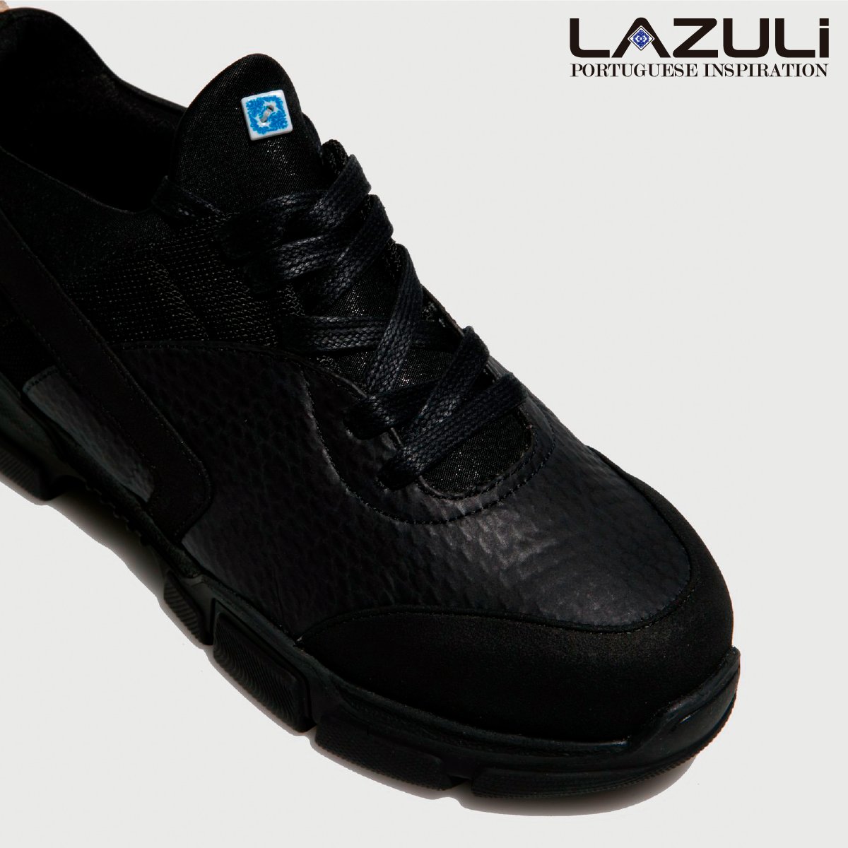 Lazuli_Shoes's tweet photo. Conforto ou estilo? 
Porquê escolher um quando pode ter os dois! 😎
#myLAZULI #myDADDY⁠
⁠
🛍️ Disponível para compra online em @shoelutions.store
⁠
#OutonoInverno202021 #fw2021 #FallWinter2021⁠
#veganfootwear #ecoshoes #vegan &amp; #sustainability ⁠ #PortugueseInspiration https://t.co/0mlyUsOdou