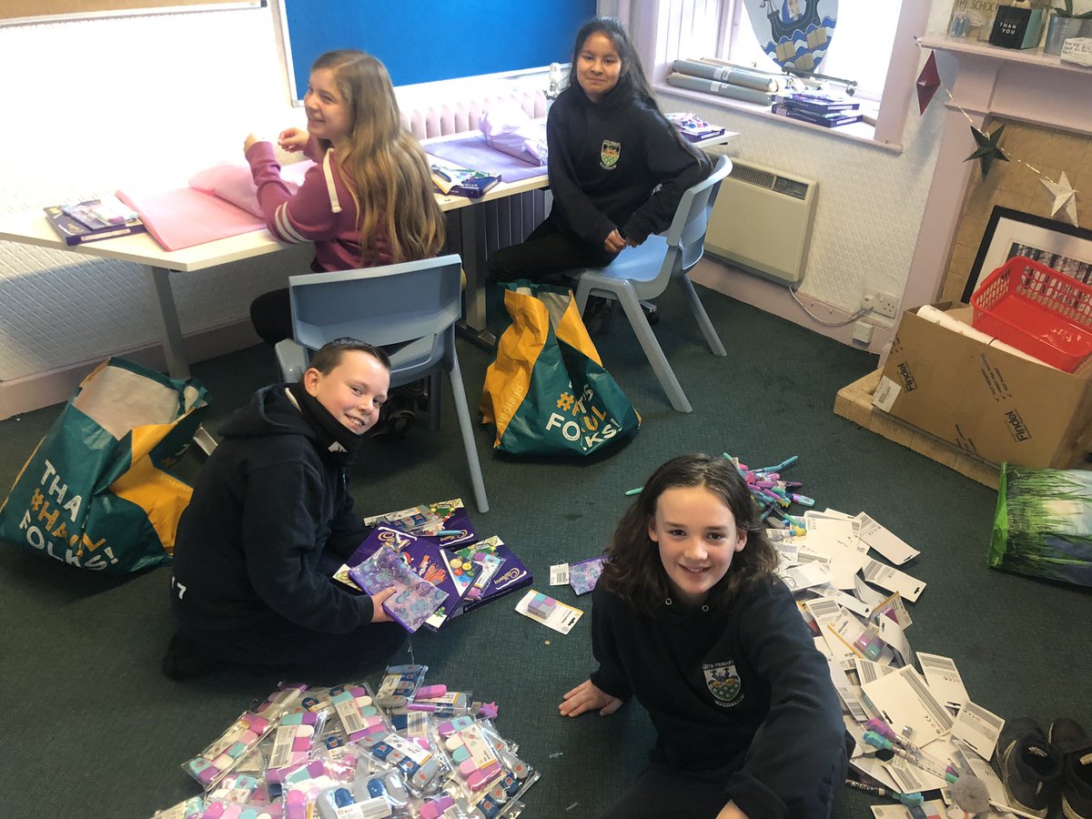 Leith_Primary's tweet photo. Thanks to the kindness of @Leith_Primary staff & our partners #MissionChristmas #TramstoNewhaven & #LPPC we are thrilled to have given all our 402 children a Christmas gift & many of our families a food hamper & bag of toys.
#kindness #perseverance #responsibility #teamleith https://t.co/xKDgigua6p