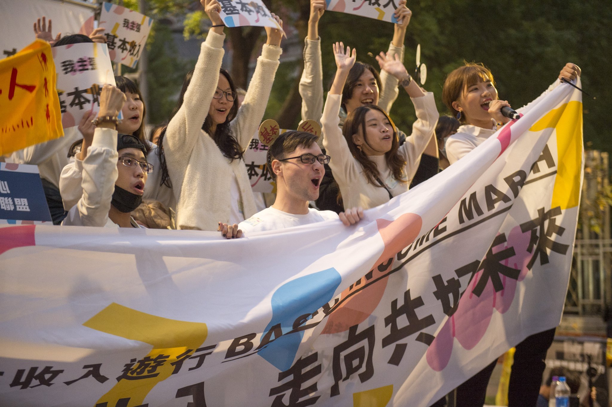 Anonymous on Twitter: