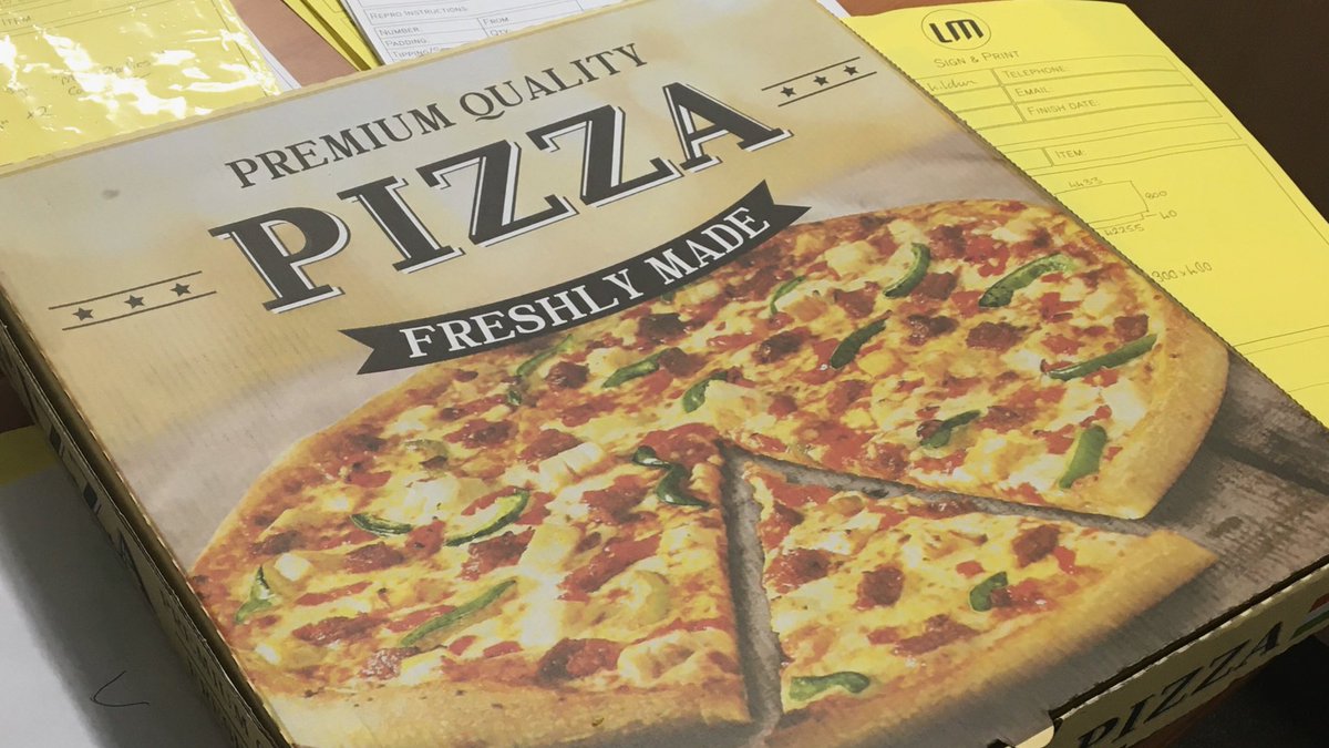 ZoeJDesign's tweet photo. We had our work Christmas lunch and the pizza we ordered came in the box I designed last year! 🍕😋 https://t.co/JK90sdJzWM