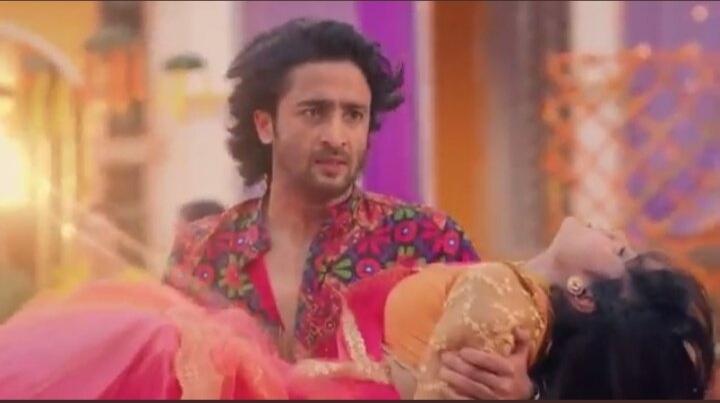 Aafeen_MishBir's tweet photo. MishBir lift 😍
Happy MishBir Day

#MishBir 
#YehRishteyHainPyaarKe https://t.co/RuZImla0Vu