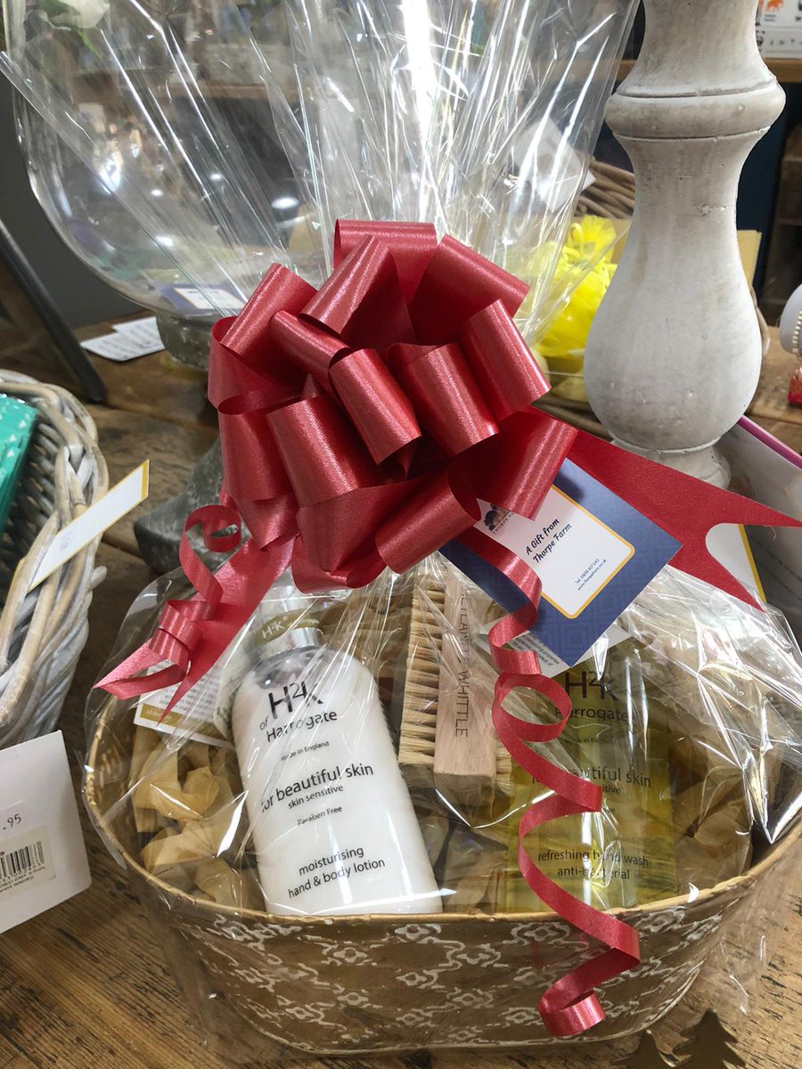 ThorpeFarmTweet's tweet photo. There's still time to order your Personalised Hampers for Christmas! 🎁

For further information please call us on 01833 627242 or message the page.

#GiftHampers #ThorpeFarm #bizhour #BarnardCastle https://t.co/xhyzNE7PSN