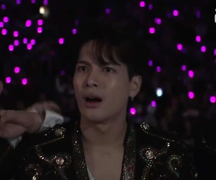 chanpuffs's tweet photo. jyp artists' reaction to jyp himself is priceless https://t.co/3jhISfTURo