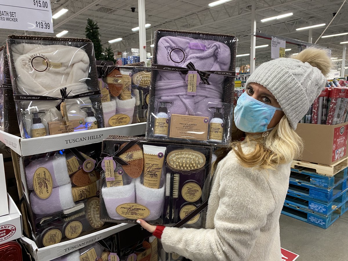 AudreyMcClellan's tweet photo. Still looking for those teacher gifts? Gifts for the grandparents? Coaches? Babysitters? Aunts & uncles? Make sure you check out @BJsWholesale for your gifting needs! Just finished teacher gift last night while there! #BJsWholesalePartner #GiftIdeas https://t.co/wOKFqlb4oU