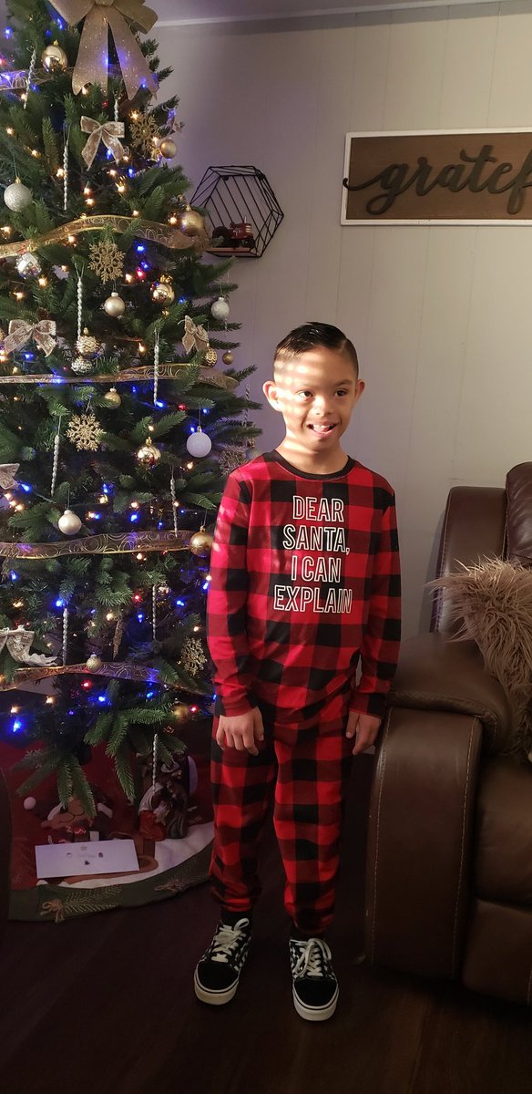 #lastdayHolydayspiritweekofschool #pijamaday <a href="/MorganElementa2/">Frank Morgan Elementary</a> <a href="/uncgrl02/">Dr. Stephanie Sanders</a>  <a href="/McNeil365/">Ross McNeil</a> #MrsRobbinsclass😍💛💛💛💛💙💙💙