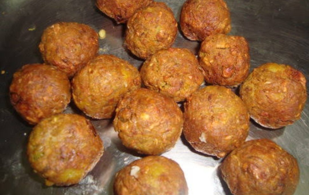 Kathal ke kofte: this delicacy is made with jackfruit. It's jackfruit balls made just like meat balls. Eaten fried and in kofta curry also.