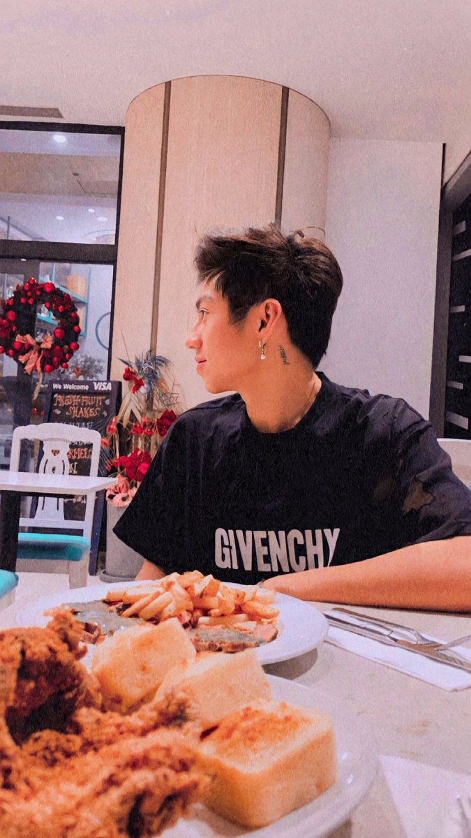 christellexzoe_'s tweet photo. mon amour 💕 https://t.co/wo791wJh8i