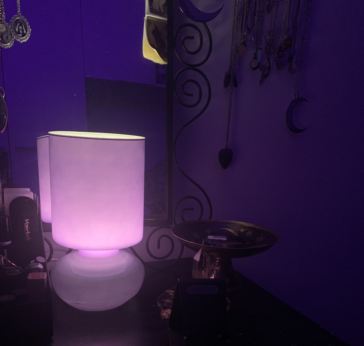 Melgws's tweet photo. @prettypastelpls I blame you for my new lamp obsession. Now I need like 50 more! https://t.co/pk2frgzWsN