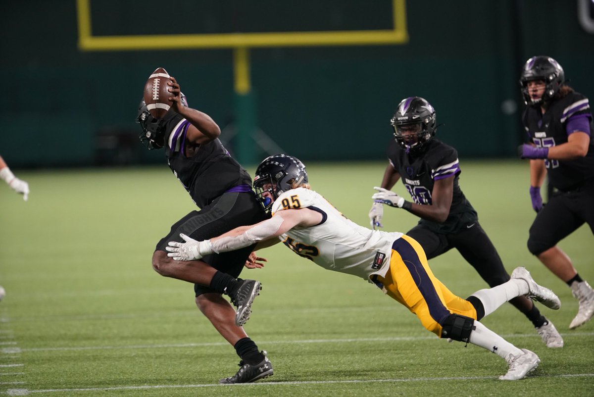 That_Boi_Dhawk's tweet photo. Congrats to Client @Jackcurtis_10 on a 3 1/2 sack performance last night. The kid was dominant in rushing the passer as well in defending the run!!
He’s a Prospect that will see his recruiting boost come this spring.
#DhawkPerformance
#WherePerformanceMatters https://t.co/9cNAMkoZSZ
