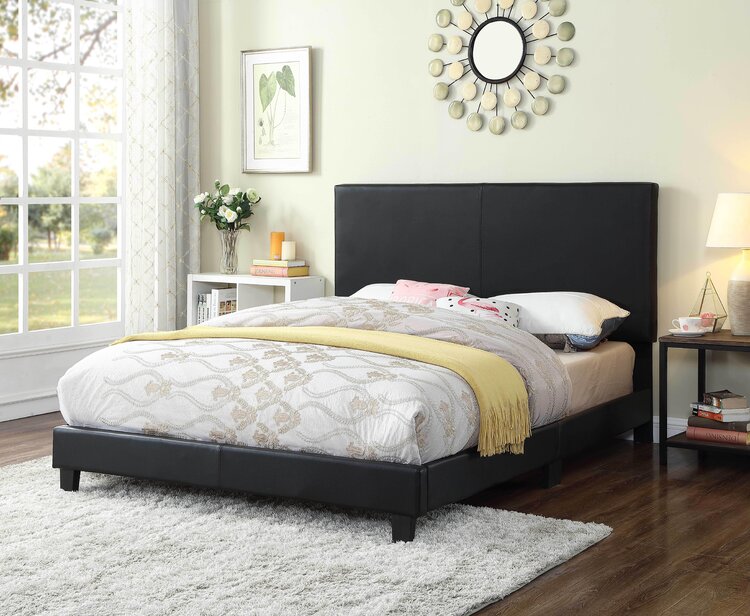 MKSHPRealtor's tweet photo. Mismatched nightstands can work well for a #bedroom. Here's proof. #decortips  https://t.co/MWqE1F9RIa https://t.co/ECxJ2EtTN2