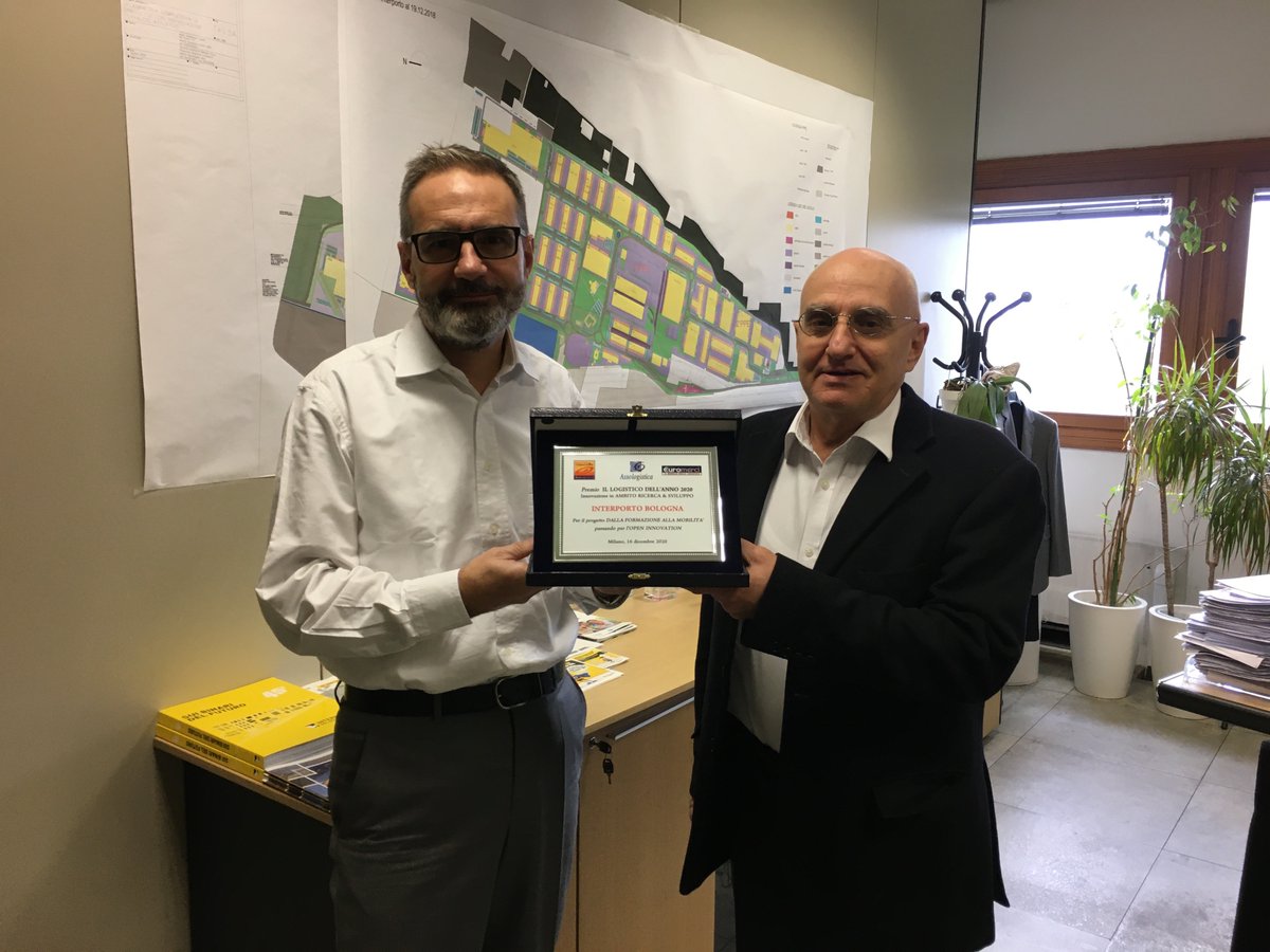 INTERPORTO BOLOGNA (@interportobo) on Twitter photo Siamo lieti di aver ricevuto il premio per "Il logistico dell'anno 2020" per il nostro impegno nello sviluppo dei servizi, che vanno dalla mobilità alla formazione, passando per l'open innovation e tanto altro. Grazie ad <a href="/assologistica/">ASSOLOGISTICA CeF</a> per questo importante riconoscimento! Siamo lieti di aver ricevuto il premio per "Il logistico dell'anno 2020" per il nostro impegno nello sviluppo dei servizi, che vanno dalla mobilità alla formazione, passando per l'open innovation e tanto altro. Grazie ad <a href="/assologistica/">ASSOLOGISTICA CeF</a> per questo importante riconoscimento!