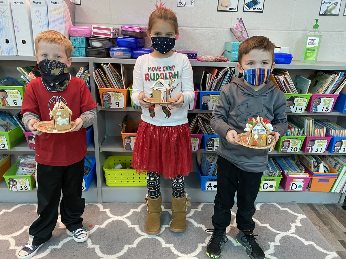 VealeElem's tweet photo. Veale Kindergarten Stem project.  Doesn't everyone love a gingerbread house? https://t.co/6CIqGffOdU