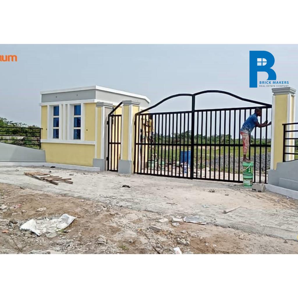 BrickmakersReal's tweet photo. SIGNUM ESTATE ELEKO

The SIGNUM is a 10-hectres plots of land, primed for exponential growth located in Oreki community in proximity of Eleko, before Amen Estate Phase 1&amp;2.

TITLE:GOVERNOR’S CONSENT

 PRICE:
500sqm- N10,000,000
300sqm- N6,000,000

 Call/ whatsapp: 08169777304 https://t.co/K456BdLc3m