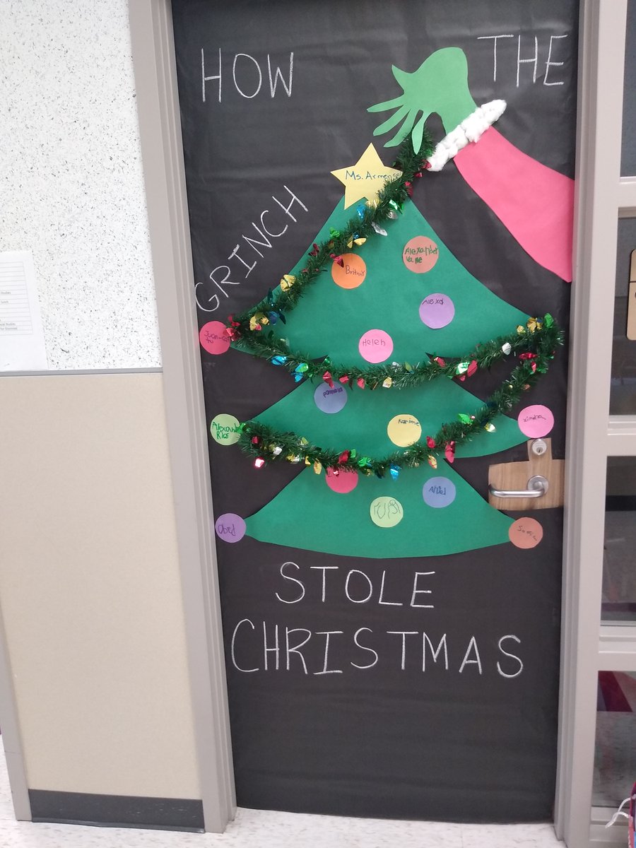 Vardeman_AISD's tweet photo. Our Holiday Door Decorating Contest has had great participation! #pandapride #creativity #VardemanExpress https://t.co/AMXU9Ga4sx