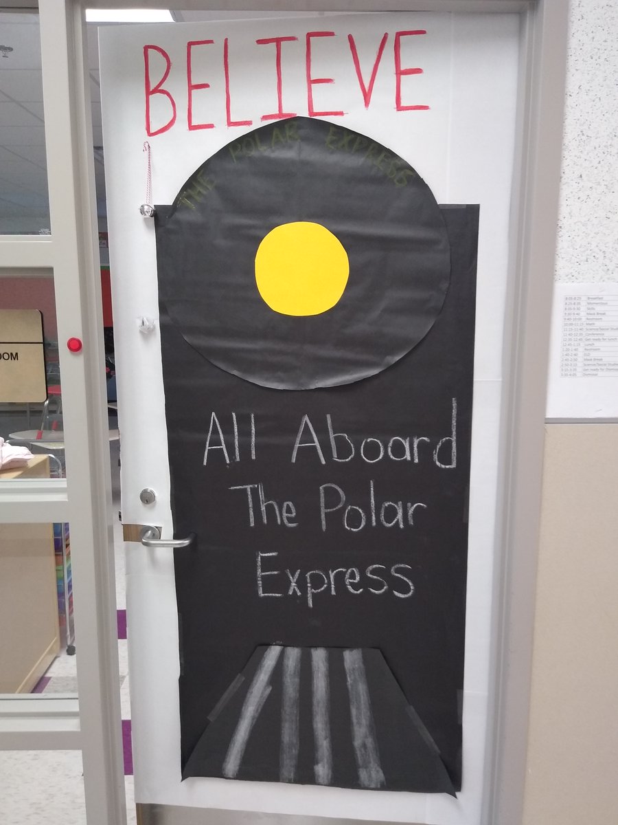 Vardeman_AISD's tweet photo. Our Holiday Door Decorating Contest has had great participation! #pandapride #creativity #VardemanExpress https://t.co/2LA9LwapMG