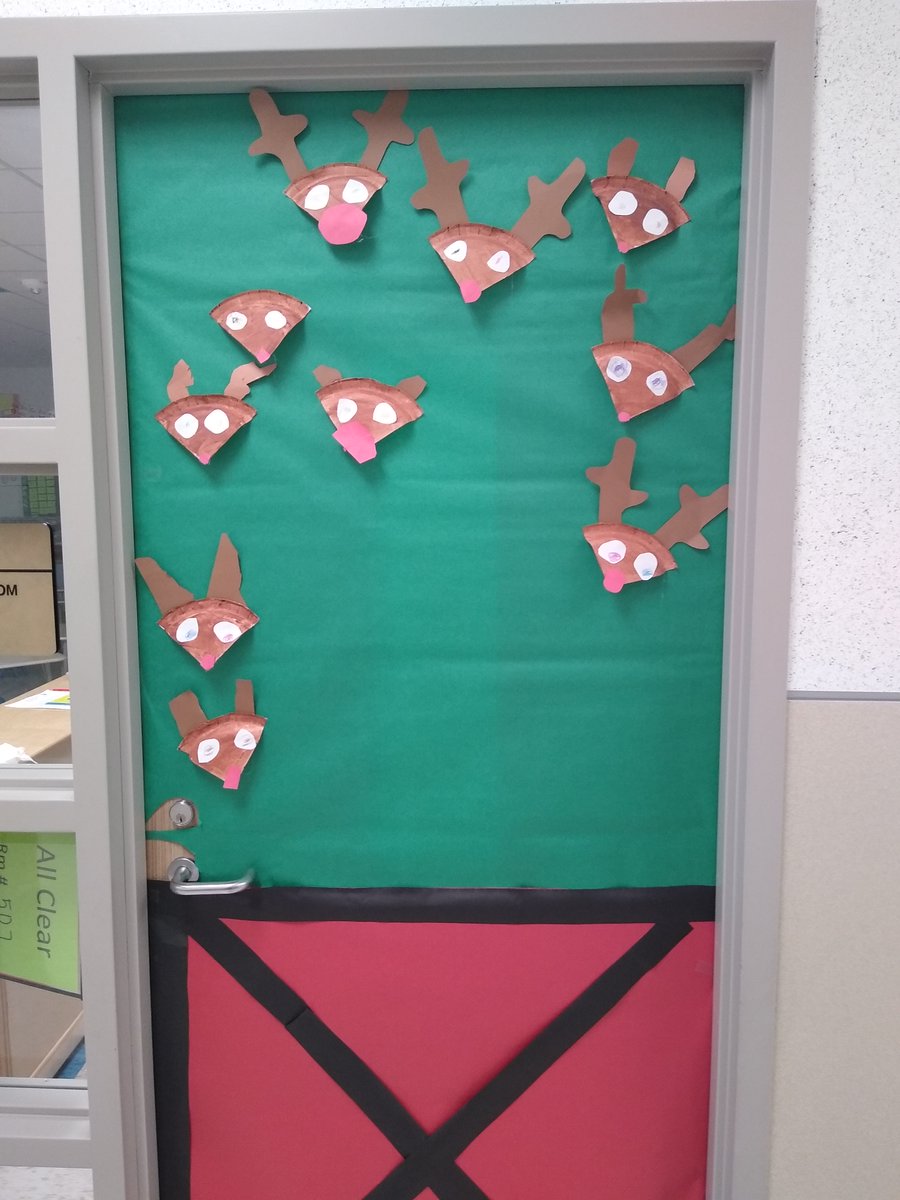 Vardeman_AISD's tweet photo. Our Holiday Door Decorating Contest has had great participation! #pandapride #creativity #VardemanExpress https://t.co/2LA9LwapMG