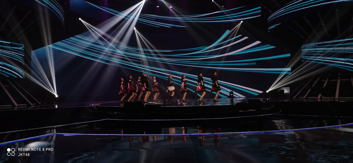 officialJKT48's tweet photo. M30 Kupu-kupu Tak Bisa Terbang
#JKT48SOLLUNA
#9thAnnivJKT48 https://t.co/UotLPbsaVU