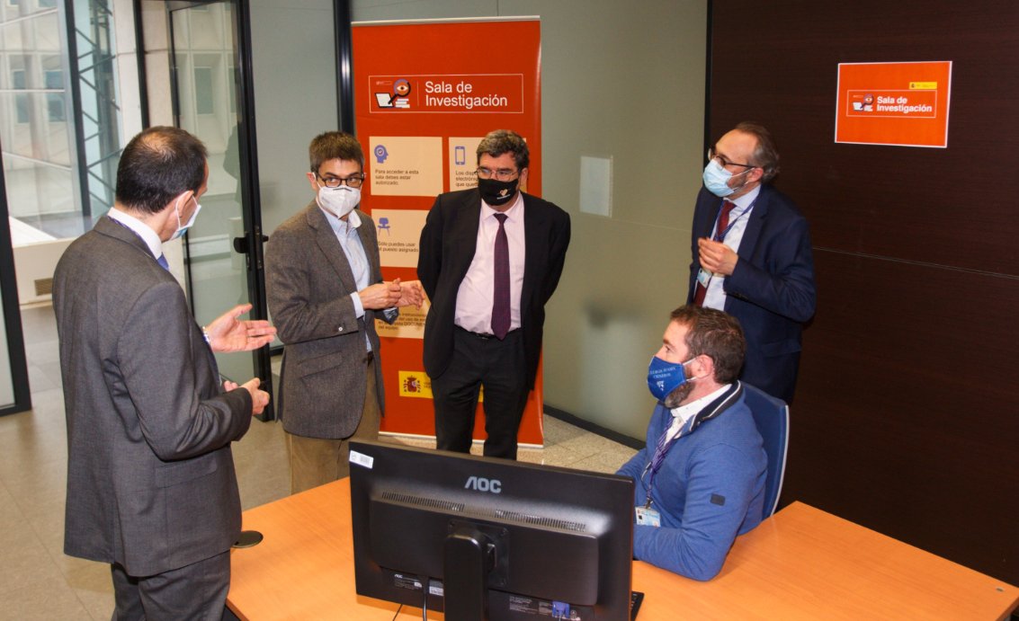 inclusiongob's tweet photo. 📢 La Seguridad Social pone en marcha dos salas de investigación en Madrid y Barcelona:
👩‍💻Los investigadores y académicos podrán acceder a bases de datos de la Seguridad Social
👨‍💻Iniciativa innovadora en la Administración para el análisis de datos
✍️https://t.co/lQleCg0KcU https://t.co/tKUXT0t5wS