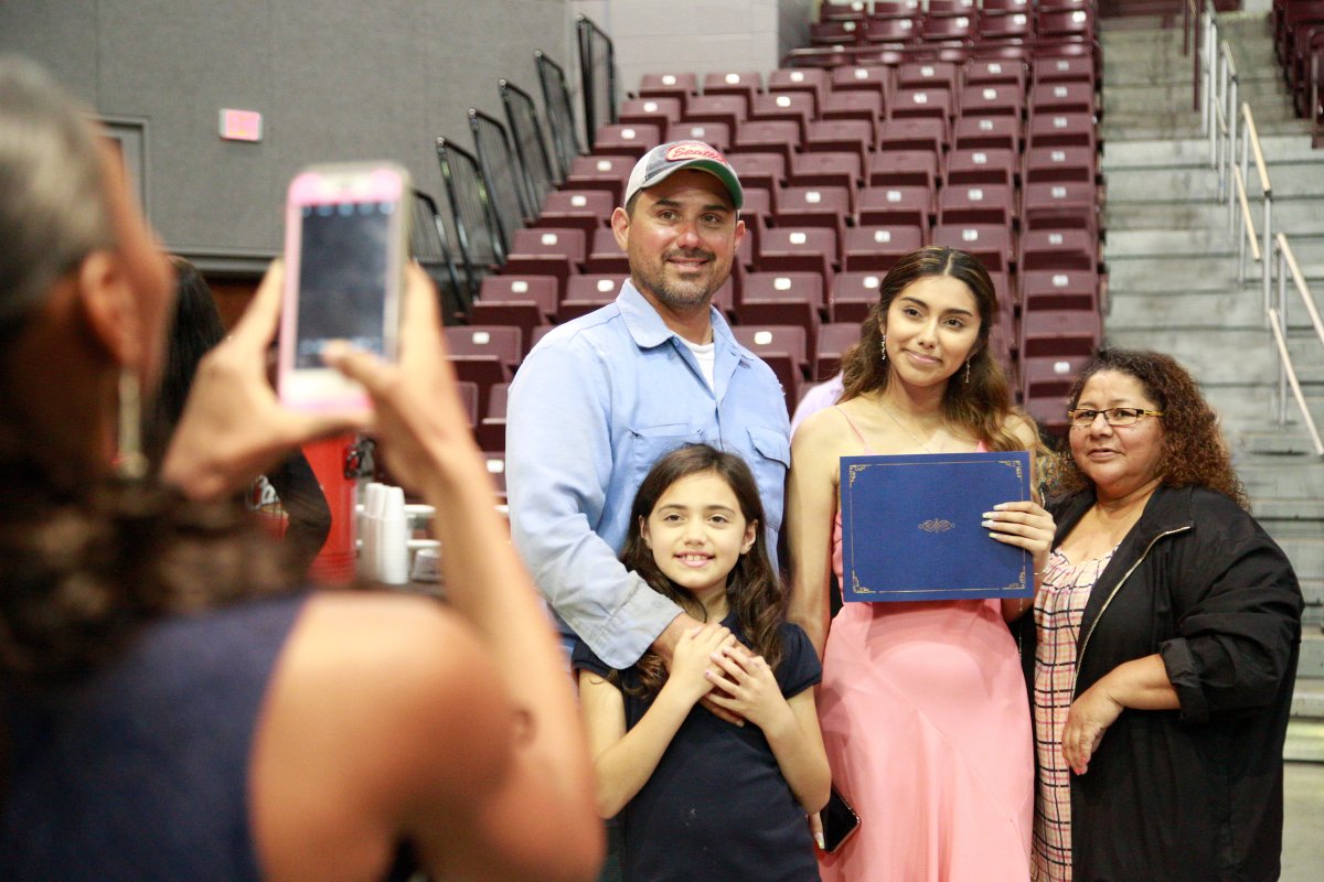 Aldine Education Foundation (@aldineedfnd) on Twitter photo <a href="/AldineEdFnd/">Aldine Education Foundation</a> y <a href="/FoundationLSC/">LSC Foundation</a> para las solicitudes de becas del AISD están OFICIALMENTE ABIERTAS. Más de $ 500,000 en becas solo para nuestros estudiantes de último año de secundaria de <a href="/AldineISD/">Aldine ISD</a>. Comuníquese con su consejero para obtener más detalles. bit.ly/2JhCper <a href="/AldineEdFnd/">Aldine Education Foundation</a> y <a href="/FoundationLSC/">LSC Foundation</a> para las solicitudes de becas del AISD están OFICIALMENTE ABIERTAS. Más de $ 500,000 en becas solo para nuestros estudiantes de último año de secundaria de <a href="/AldineISD/">Aldine ISD</a>. Comuníquese con su consejero para obtener más detalles. bit.ly/2JhCper