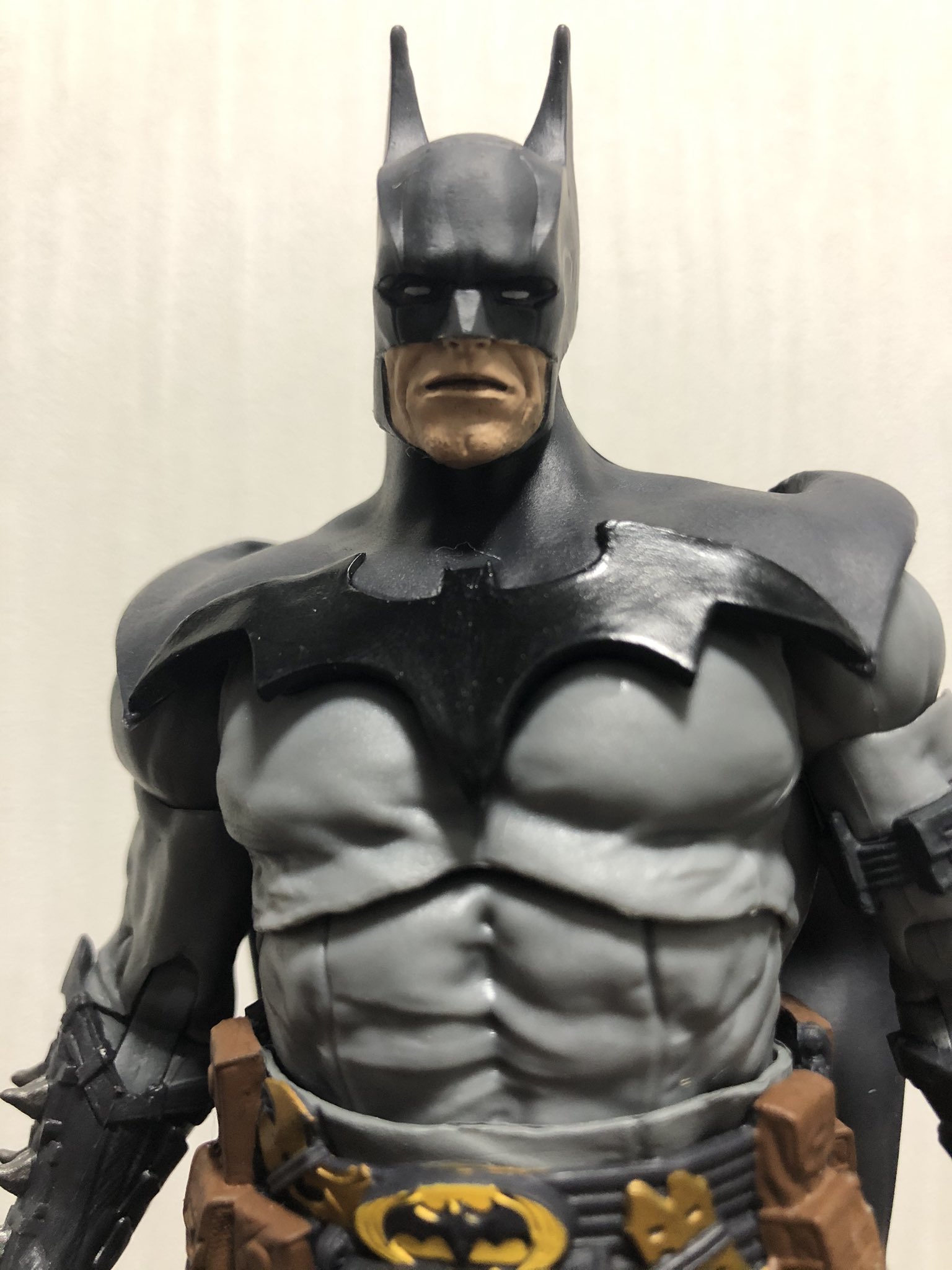 Rickboy マクファーレントイズ トッドマクファーレン バットマン こいつはヤバいです 太過ぎる大腿筋にアンソニー キーディス並みの寸胴体型 そして極め付けにこのフェイスである 程よくミリタリー感が混じったデザインで造形が細かく渋さの極みである