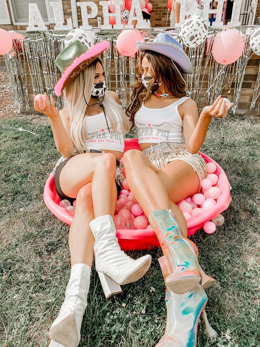 reminiscing on fall ‘20 bid day... 🗯💞⚡️
