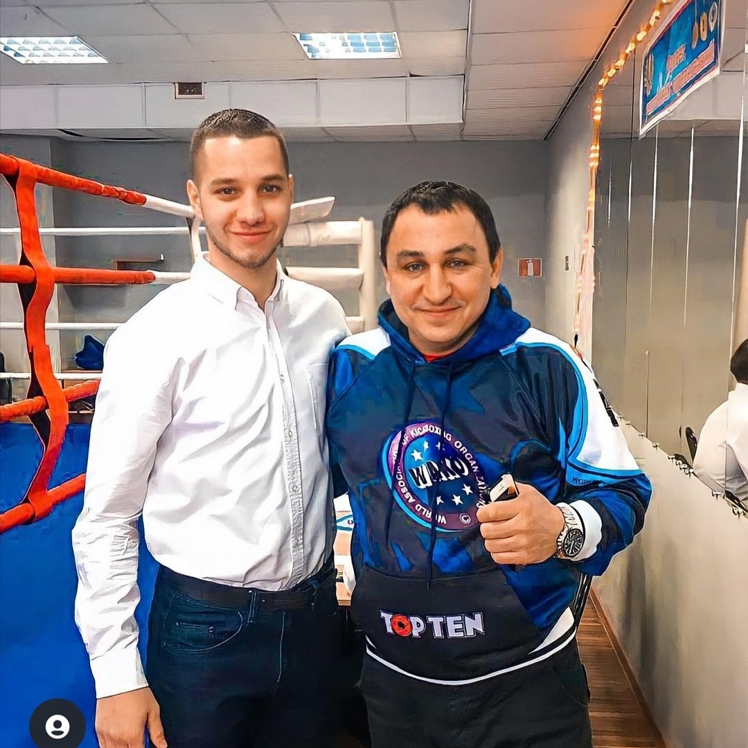 Поздравляем наших тренеров Азизова Марата и Хасьянова Артура с победой в онлайн-голосовании Министерства физической культуры и спорта Ульяновской области

Артур «ЛУЧШИЙ СПОРТСМЕН ГОДА» (мужчины).
Марат стал «ТРЕНЕР ГОДА» #wako #wakokickboxing #кикбоксинг #sport #kick #спорт
