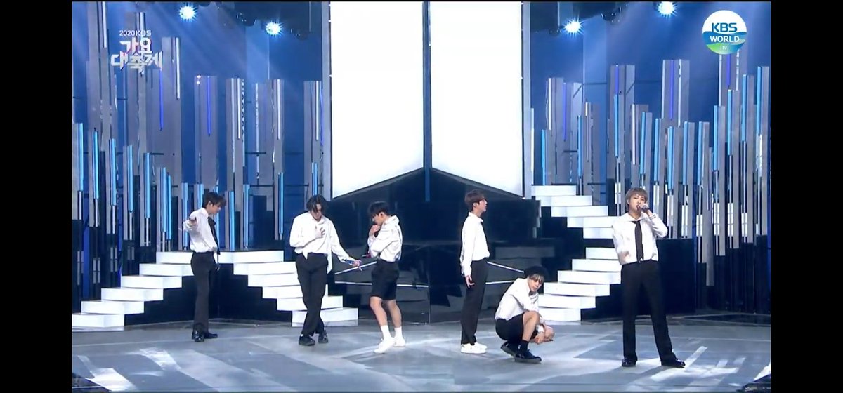 gwynechan's tweet photo. #BTS performing I NEED U @BTS_twt https://t.co/wOTzral4zy