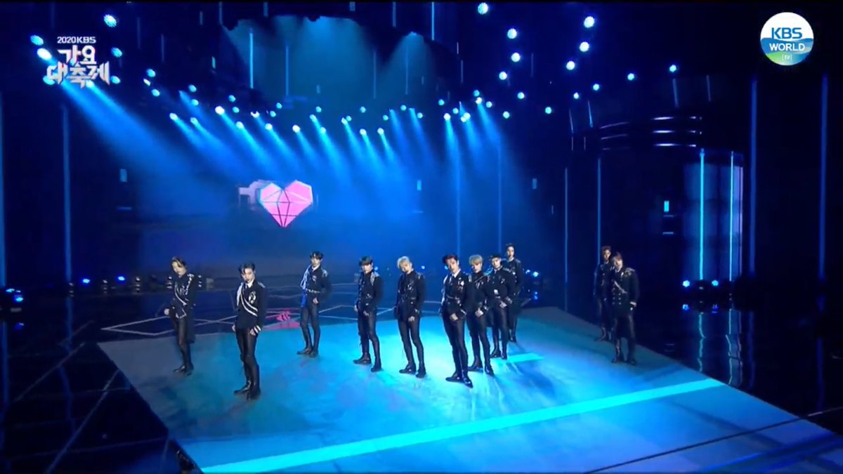 waenring__'s tweet photo. วันนี้เดอะบอยเป็นหลายอย่างมาก

เป็นเจ้าชายในเครื่องแบบ
เป็นนักเรียน
เป็นแก๊งรีแอค https://t.co/SOSht90YVE