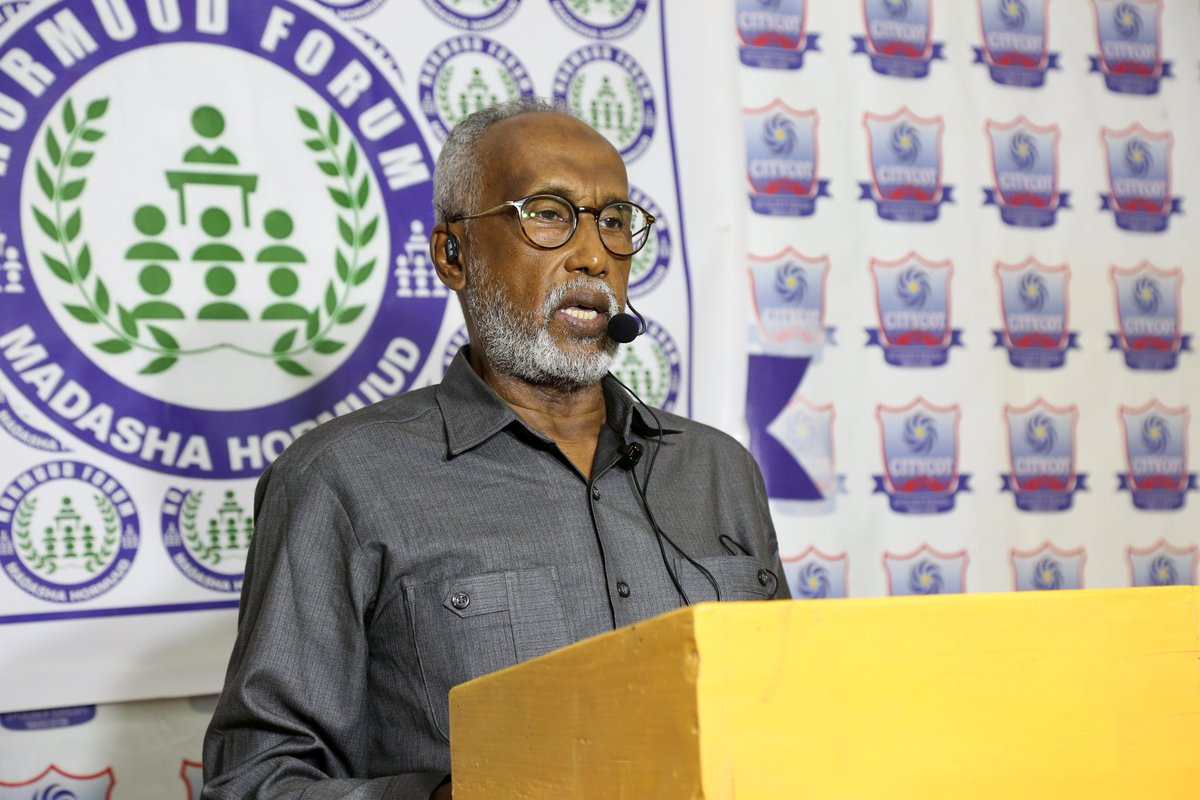 CenterHormuud's tweet photo. Sawirro, Hormuud Forum iyo Professor Salwe. Mawduuca waxbarashada. 
@CenterHormuud https://t.co/xjqkNdaUpo