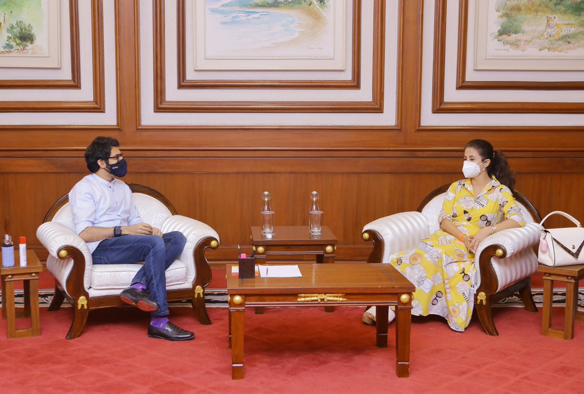 AUThackeray's tweet photo. आज संध्याकाळी @UrmilaMatondkar जी यांची सदिच्छा भेट घेतली. यावेळी त्यांच्यासोबत विविध विषयांवर चर्चा झाली. https://t.co/poQUKqhMXO