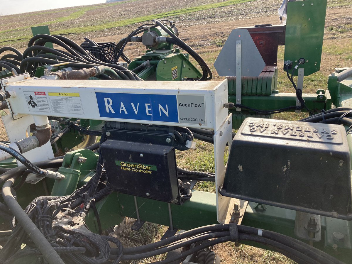 leticia001000's tweet photo. Please R/t. For sale. John Deere 2510h 15 row, 2014 model. Capstan n-ject with raven cooler in front of it. Pit stop pro. Excellent condition/always shedded. Field ready $60,000 https://t.co/OCaM6zLxyc