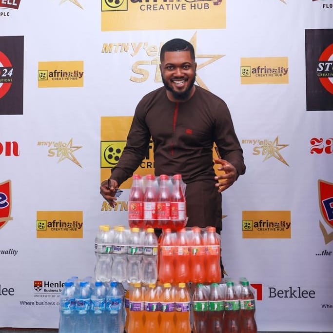 Christmas Drinks ☑️ 
Special shout out to @getbigi
wahala for who no drink Bigi this Christmas o😊

Shout out to the best <a href="/studio24/">Studio 24</a> @afrinolly

#KingStorm #Storm #Christmas