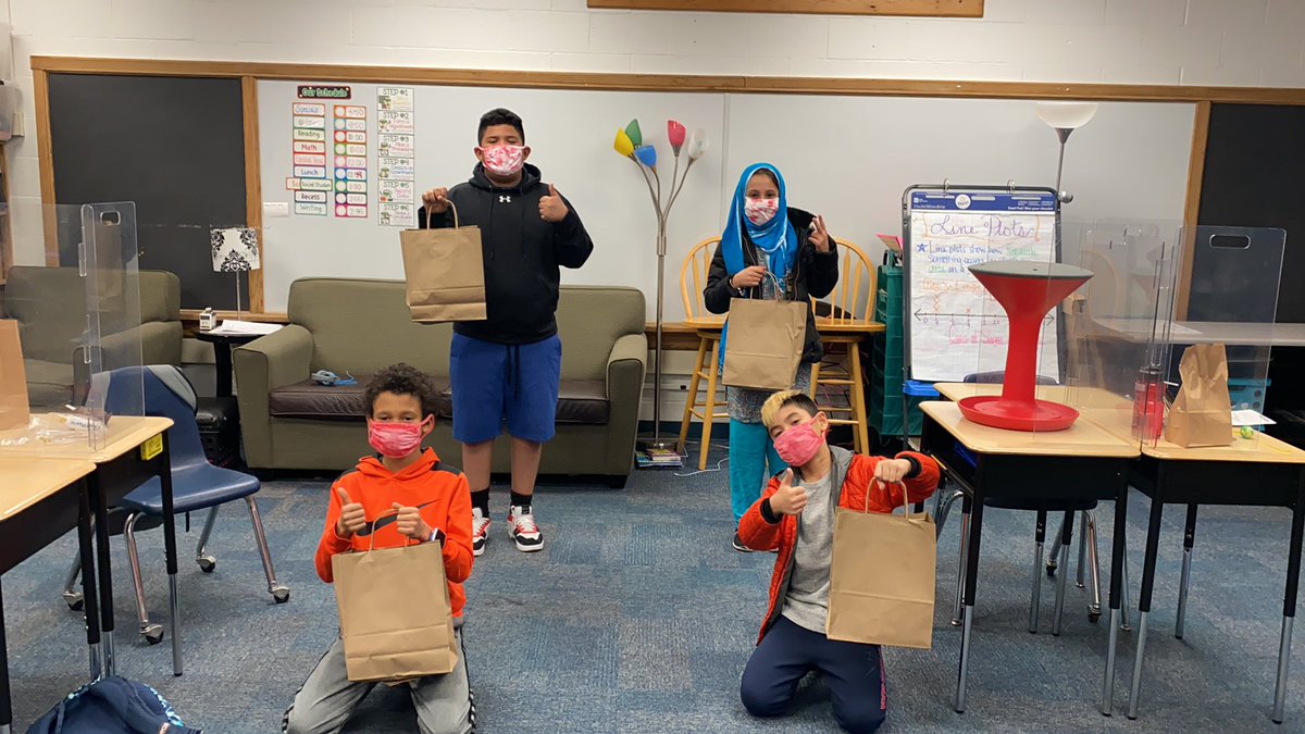 mel_hottelman's tweet photo. That feeling you get when your kiddos are genuinely happy in this pandemic! So very blessed to have such a caring and supportive community to back our kiddos and bring them joy! #buisnesspartners #ourkidsaredabomb #learningwithdragons @NKCSchools @ChouteauSchool https://t.co/nhgtKuWai3