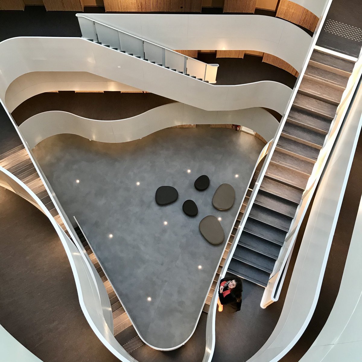 luclechat's tweet photo. Atrium de la nouvelle maison de la Tunisie. #citeU #Explorations archi https://t.co/fZuNxSbYFm