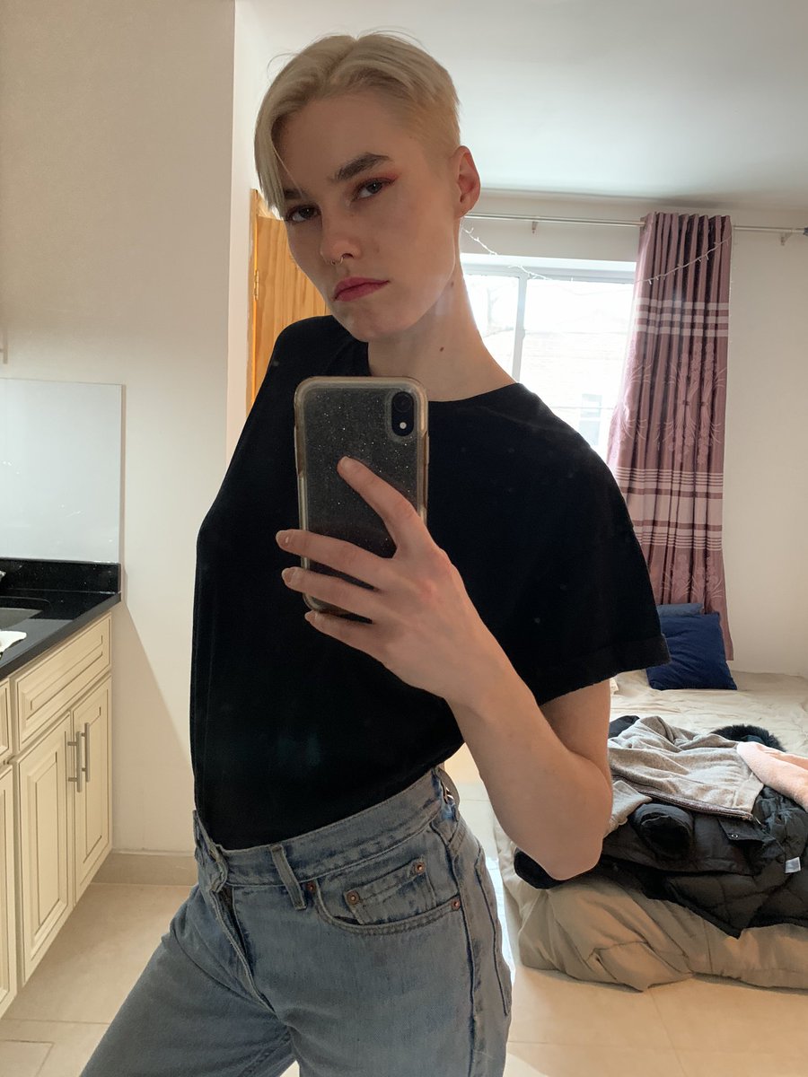 _ghost_piss_'s tweet photo. Here to here to steal your fucking lunch money https://t.co/PXkyq7P7XD
