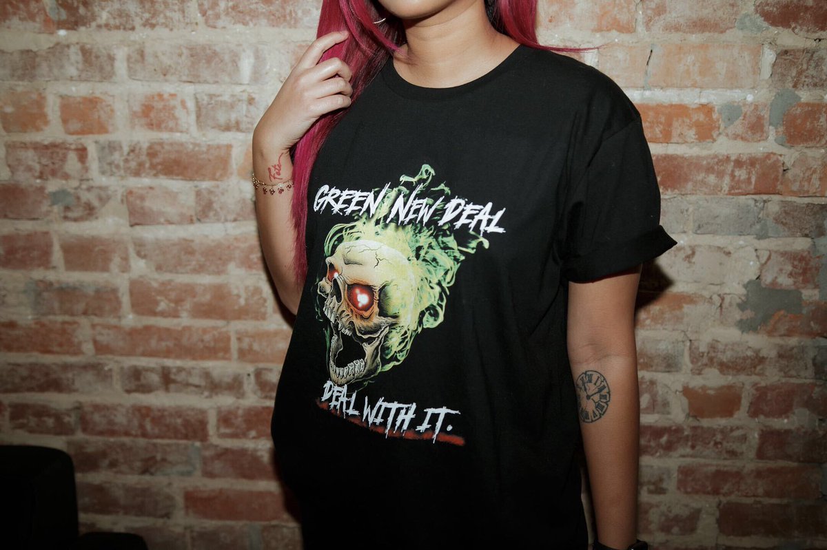 Our team’s <a href="/sunrisemvmt/">Sunrise Movement 🌅</a> tees arrived and they’re 🔥 💀 🔥

#GreenNewDeal #DealWithIt