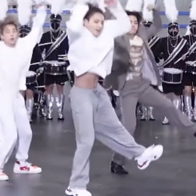 jungkook's tiny waist phat ass ; a thread