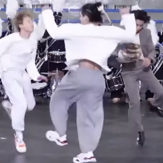 jungkook's tiny waist phat ass ; a thread