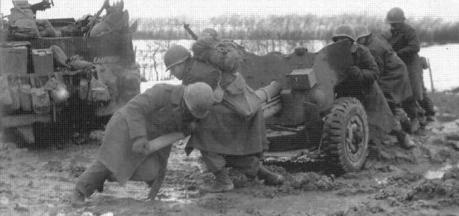 F & G coys at Bastendorf withdrew under pressure from 915VGR, with some remaining 707th tanks covering the retreat. The AT coy blocking the route where A coy withdrew, had all 6 of its 57mm guns knocked out by 2 unidentified supporting panzers.The situation was dire.6)