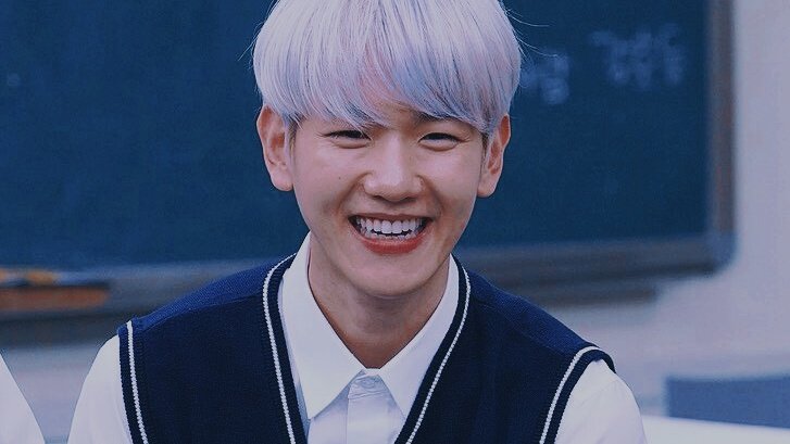 idatebbh's tweet image. School | Chanbaek Au

Durante uma madrugada qualquer, Baekhyun imagina como gostaria que seu primeiro amor fosse e não perde tempo em anotar sobre o romance dos sonhos. Encontrar um garoto que se encaixava perfeitamente com sua descrição, entretanto, não estava em seus planos.