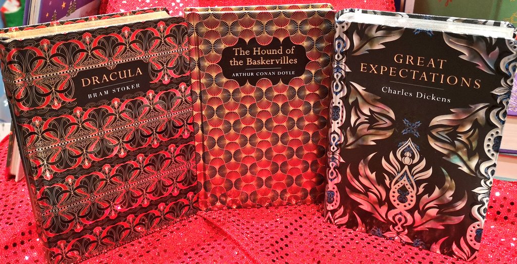 BridgeBooksDro1's tweet photo. We got more stock of the beautiful @ChilternPublish classics today, including a couple of journals. Its hard to describe how beautiful these are 😍 https://t.co/EIT8ZI64V3