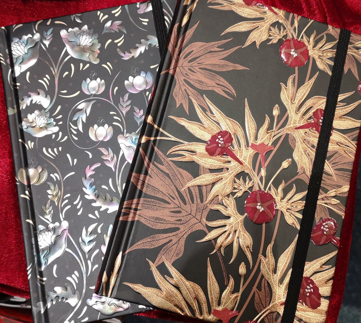 We got more stock of the beautiful <a href="/ChilternPublish/">Chiltern Publishing</a> classics today, including a couple of journals. Its hard to describe how beautiful these are 😍