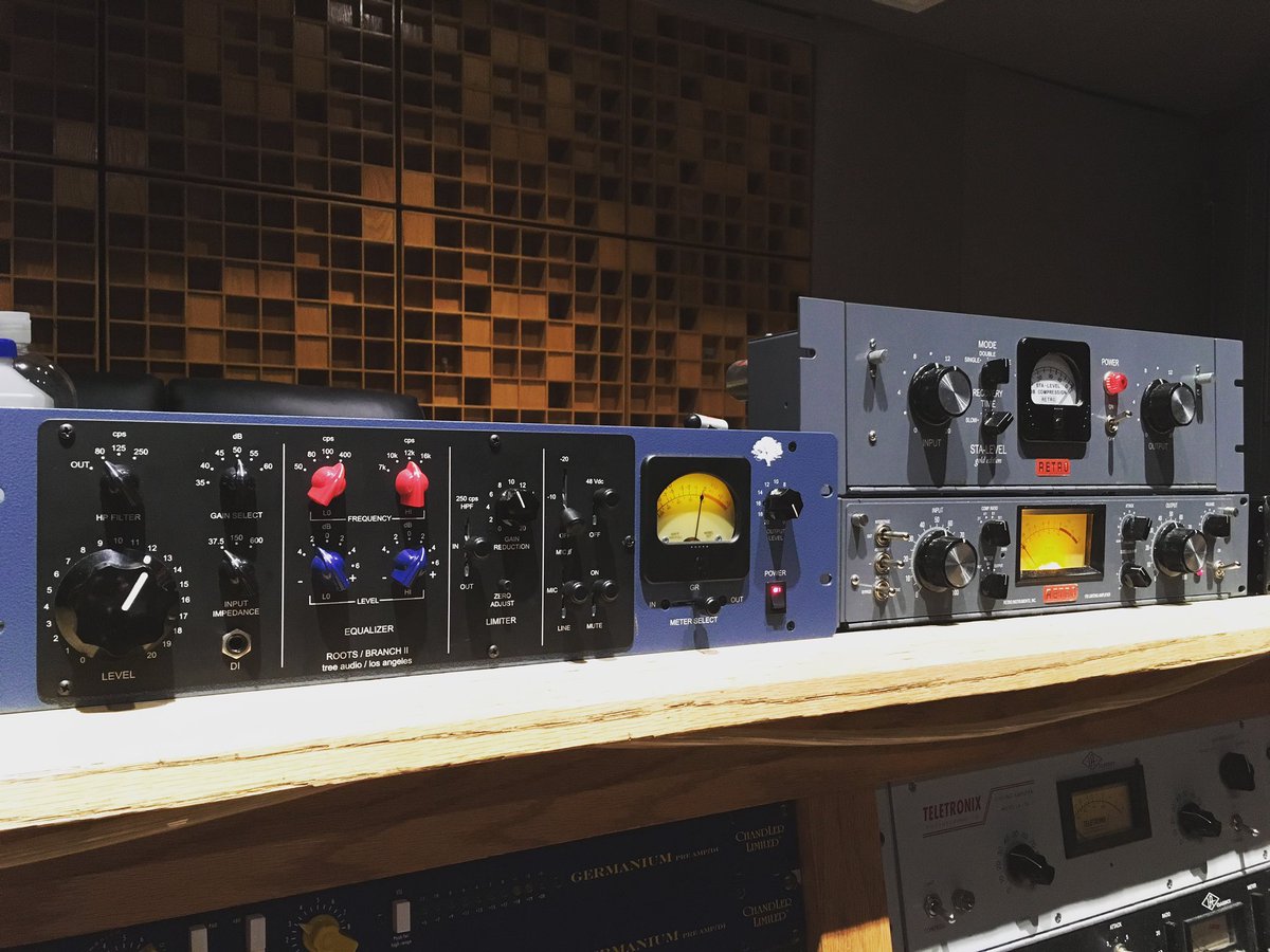 Putting some tube gear to work 👀 @tree_audio @retroinstrumentsinc • • • #gear #studio #studiogear #audio #audiogear #chicagostudio #recording #recordingstudio #audioengineer #gearporn #tubegear
